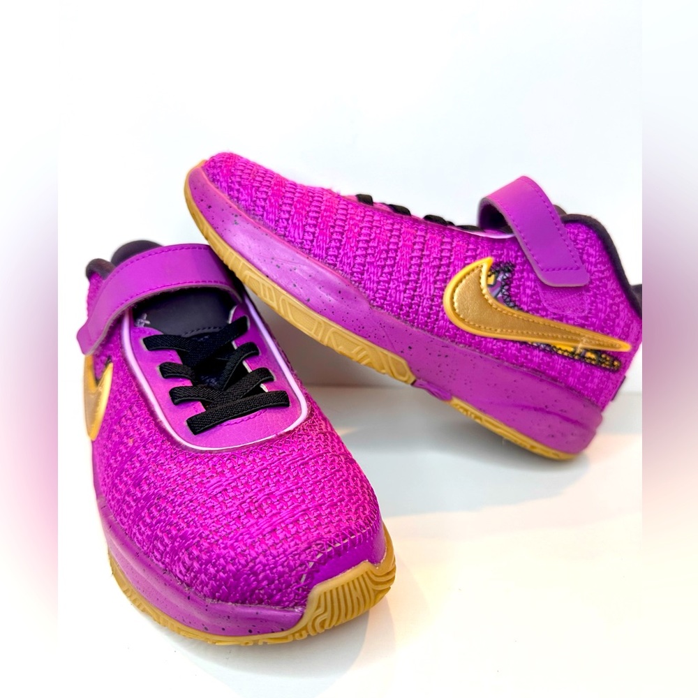 Nike LeBron XX SE Boys Shoes - Size 2
